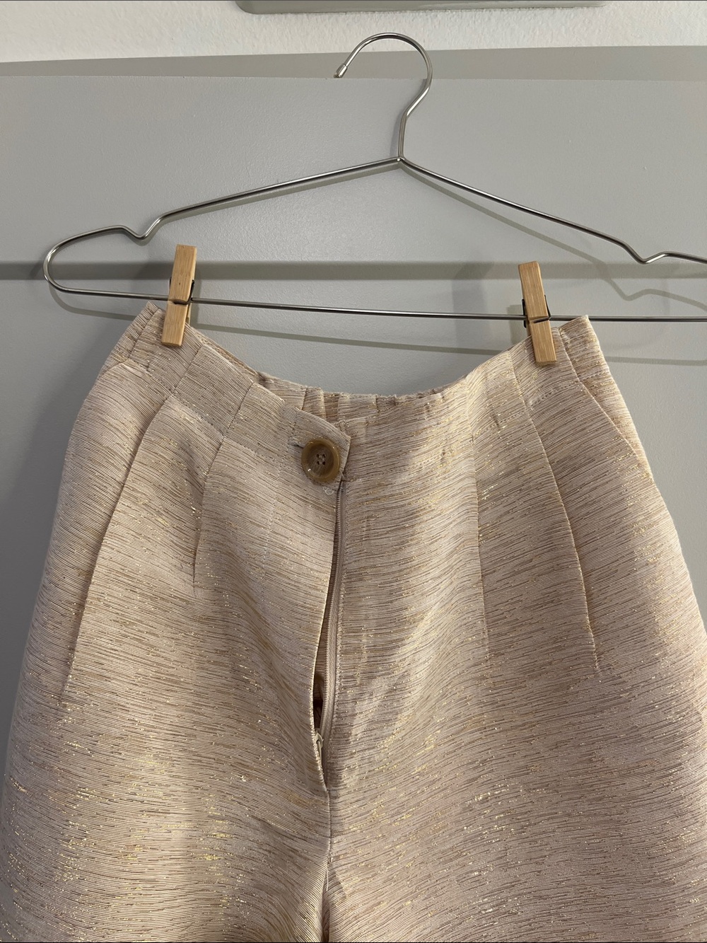 Anthropologie gold metallic pants pleated cropped